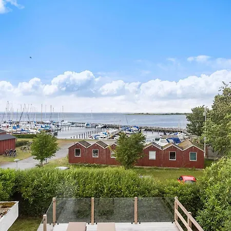 3 Bedroom Lovely In Semesterbostad *